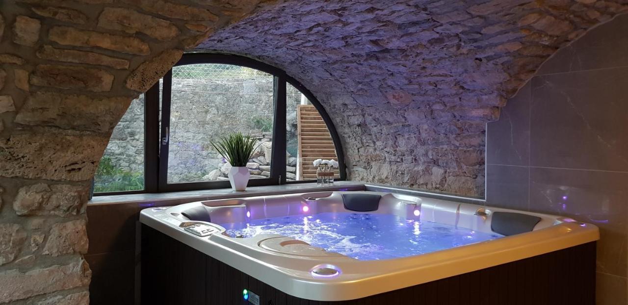 Le Mas Rolland, Piscine Chauffee & Spa - Millau - Gorges Du Tarn Compeyre Exterior foto